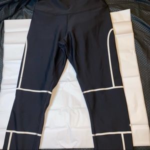 High waist airlift legging with white lines
